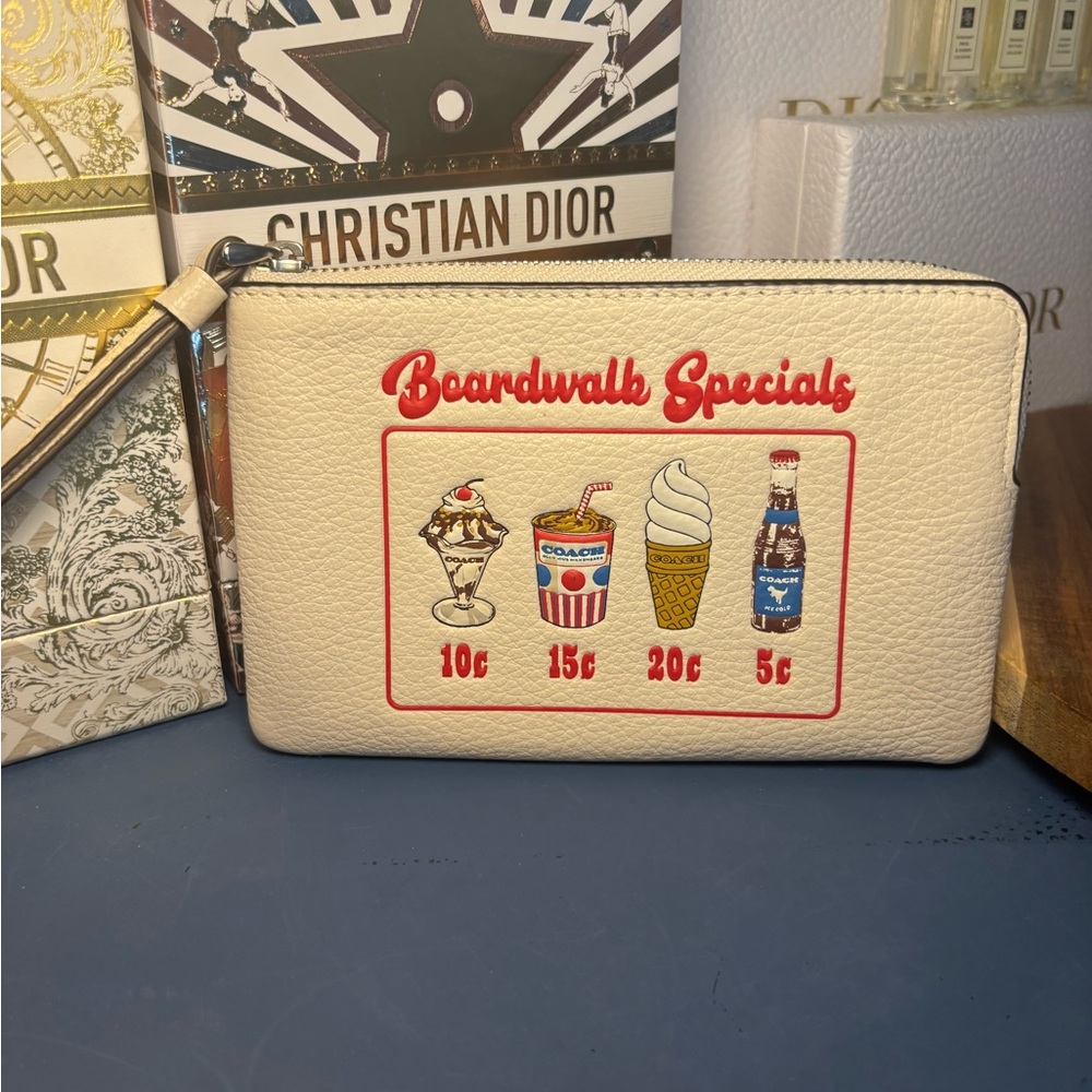 Coach Limited Edition wristlet - Boardwalk Specials